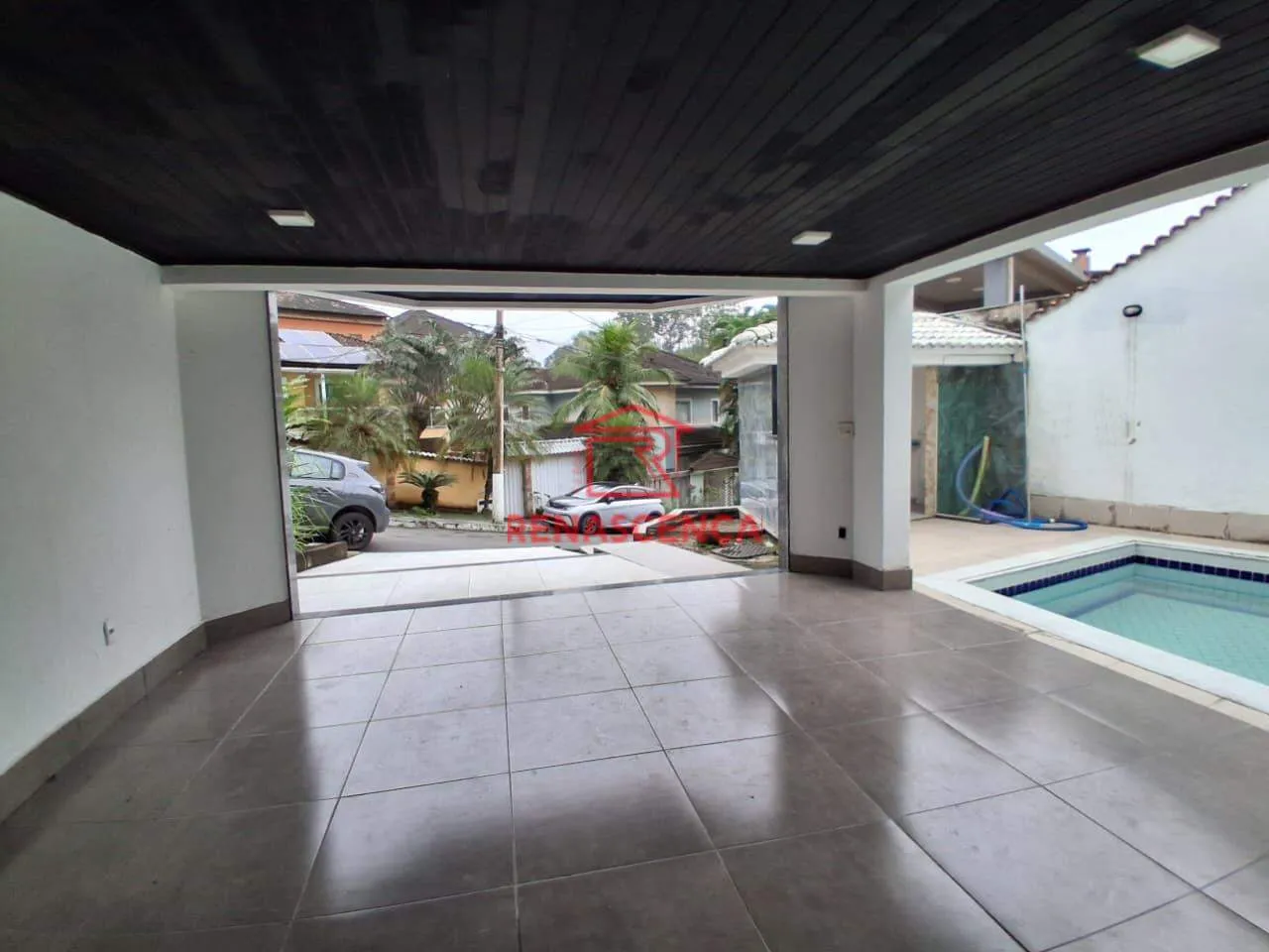 House, 300 m², with a private BBQ — photo 19