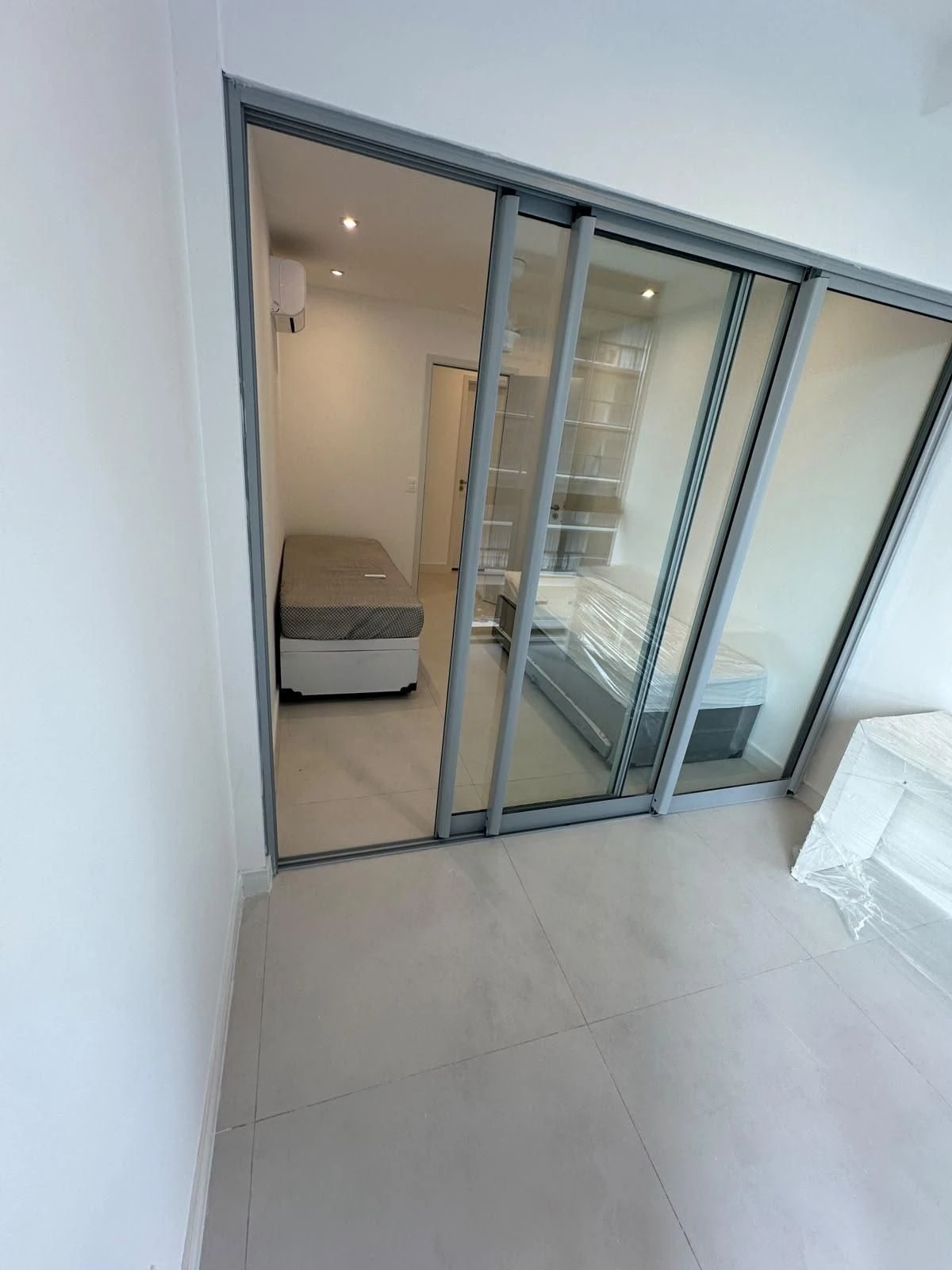 Floor-to-ceiling windows in a 2-bedroom apartment, 84 m² — photo 15