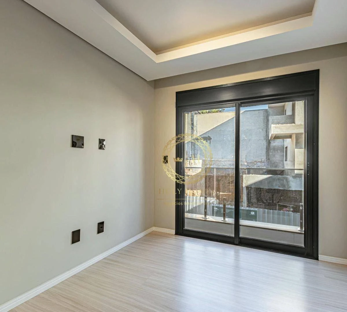 Condo house with a balcony and open-plan kitchen — photo 13