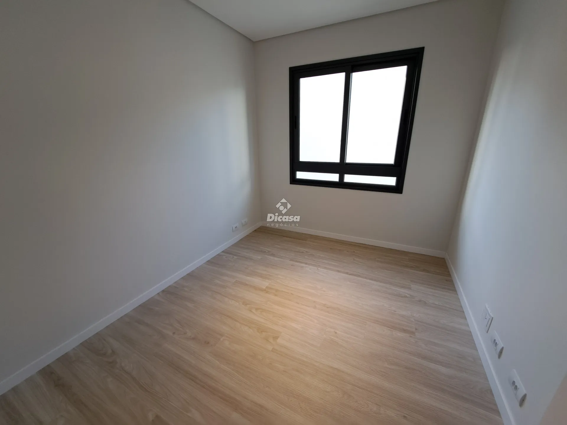 Glass-enclosed balcony in a 2-bedroom apartment, 68 m² — photo 29