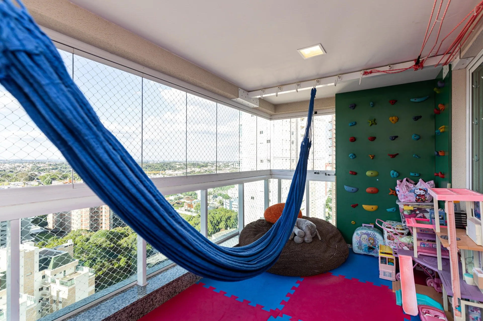 Квартира 321 м² з 3 спальнями-сюїтами і 4 паркомісцями — photo 9