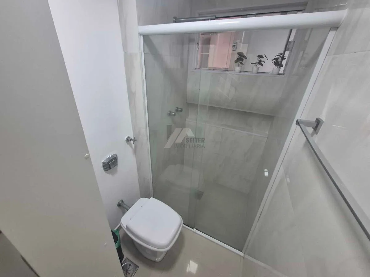 3-bedroom apartment with a glass-enclosed balcony — photo 7