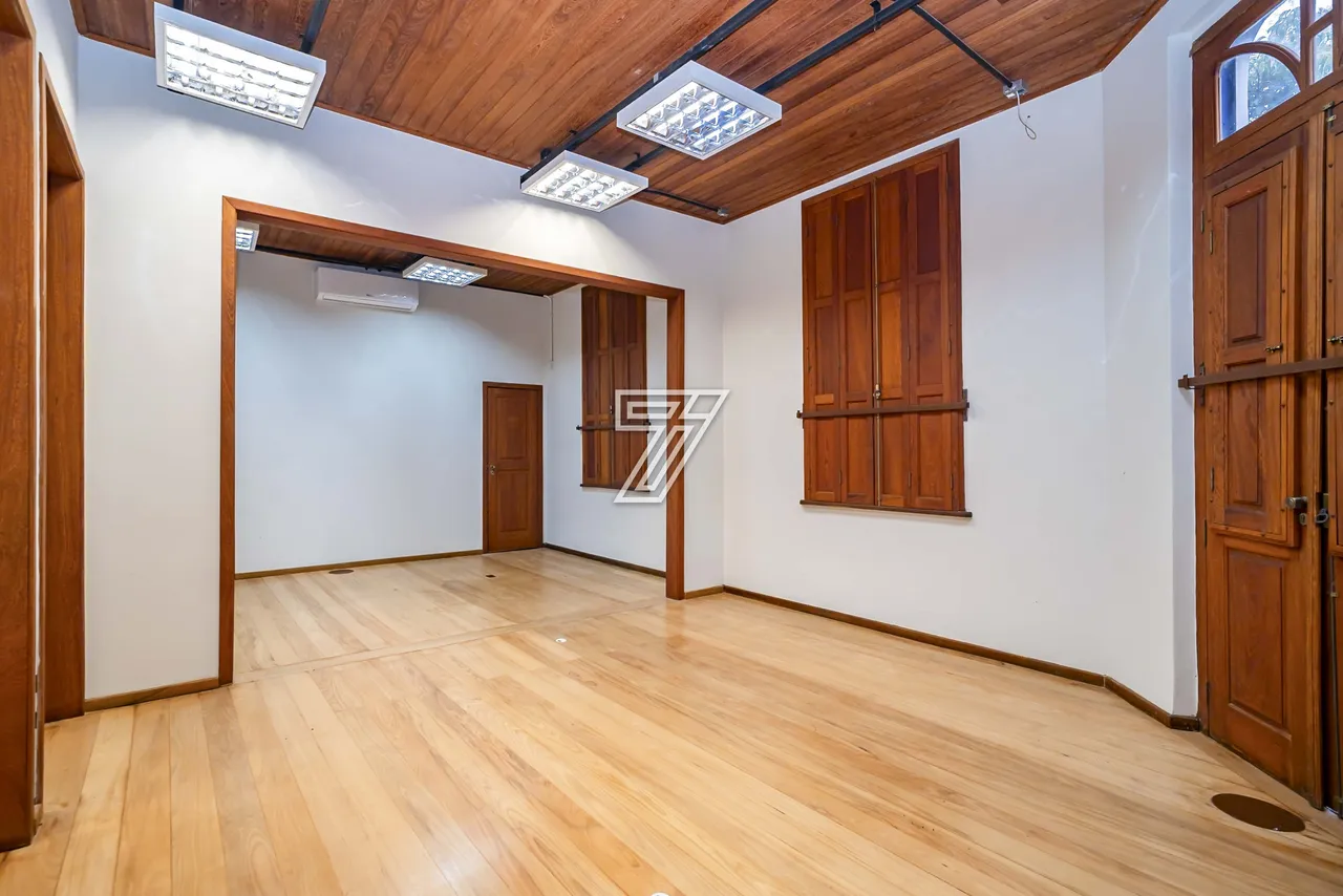 Unfurnished house with 5 bedrooms and 5 bathrooms — photo 9