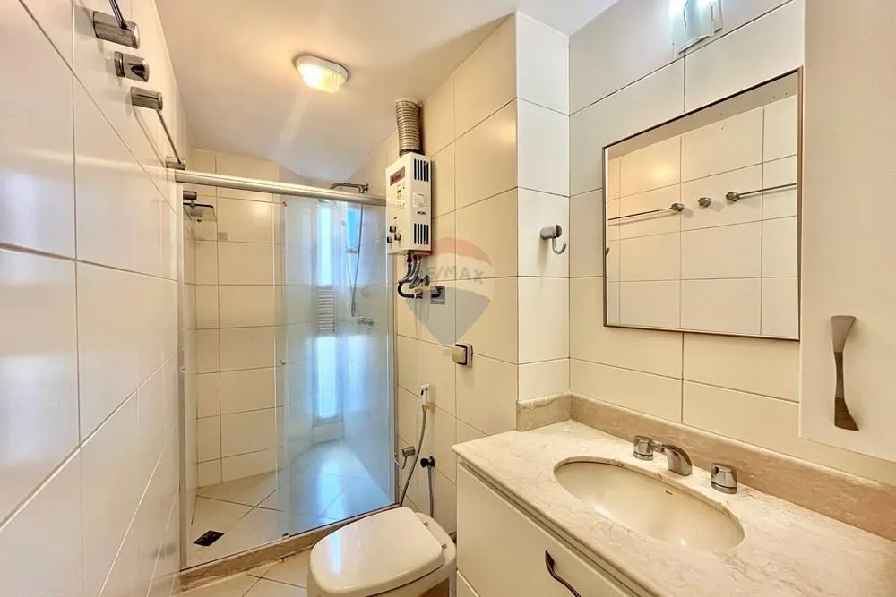 3-bedroom apartment with a mountain view in Rio de Janeiro — photo 12