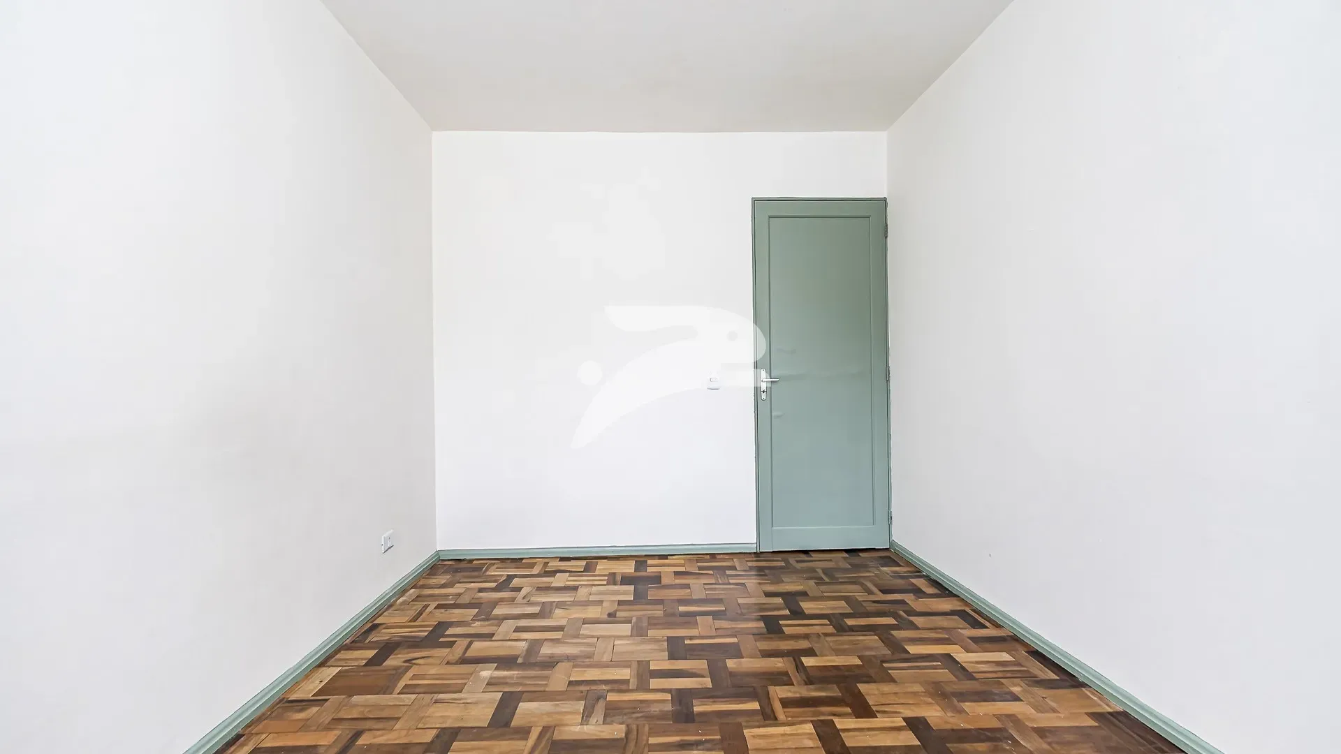 3-bedroom apartment with wood or laminate floors in Curitiba — photo 14