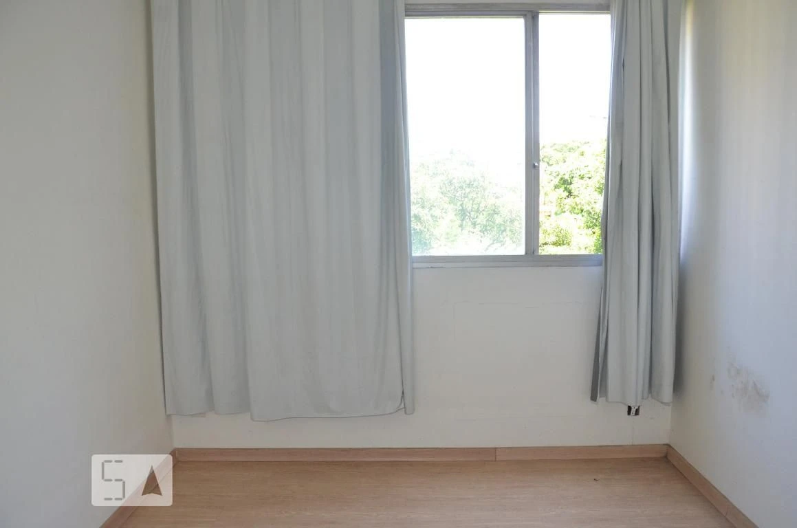 2-bedroom apartment in a building with a pool — photo 31