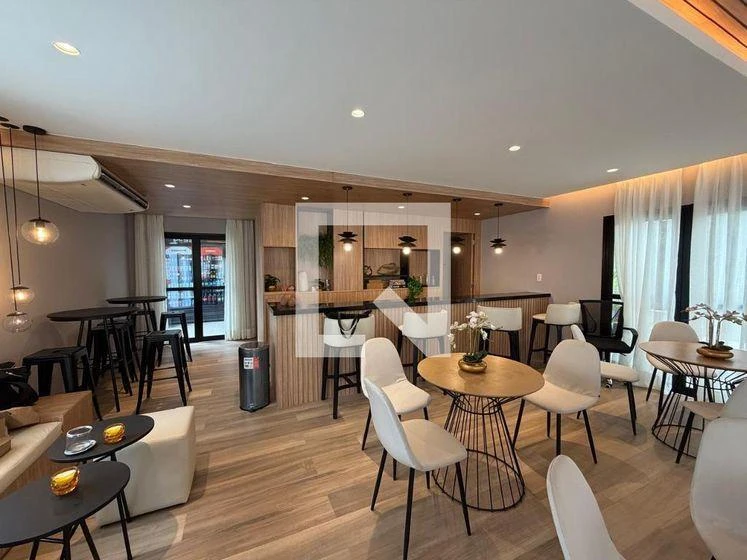 2-bedroom apartment in a building with a gym — photo 38