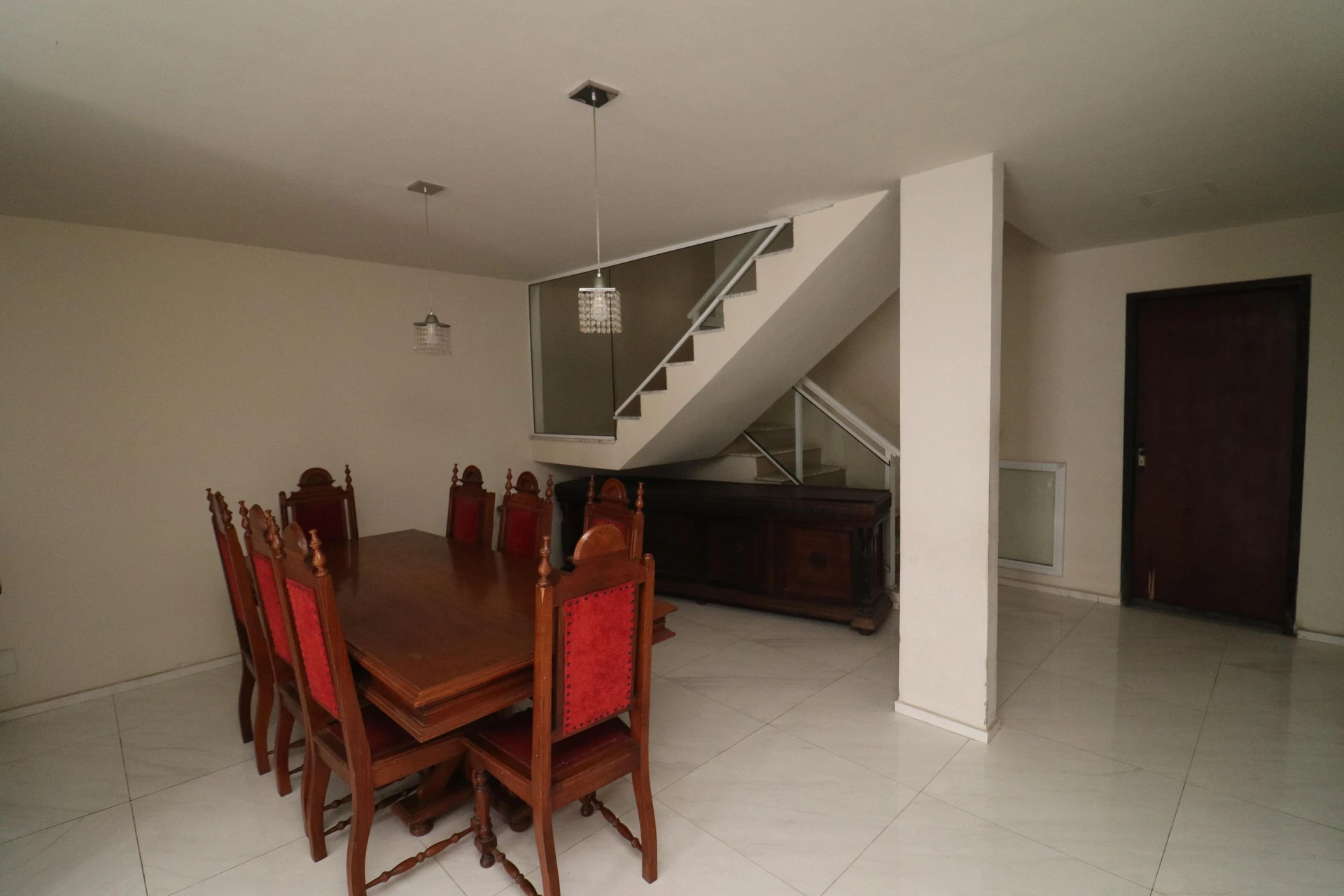 House with 4 suites and 3 parking spaces with private garden — photo 3