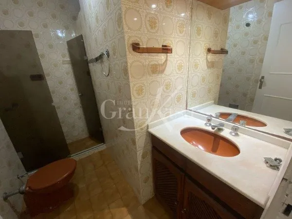Apartment on the 6th floor with wood or laminate floors — photo 21