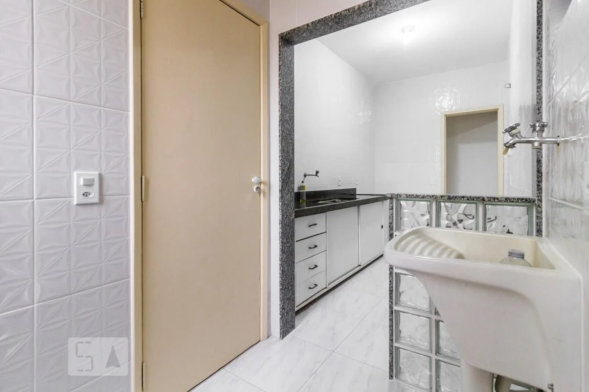 2-bedroom rental apartment with 1 bathroom and parking — photo 14