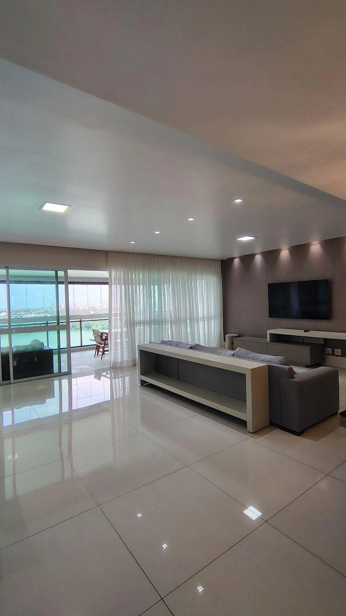Furnished 249 m² apartment with 3 en-suite bedrooms — photo 6