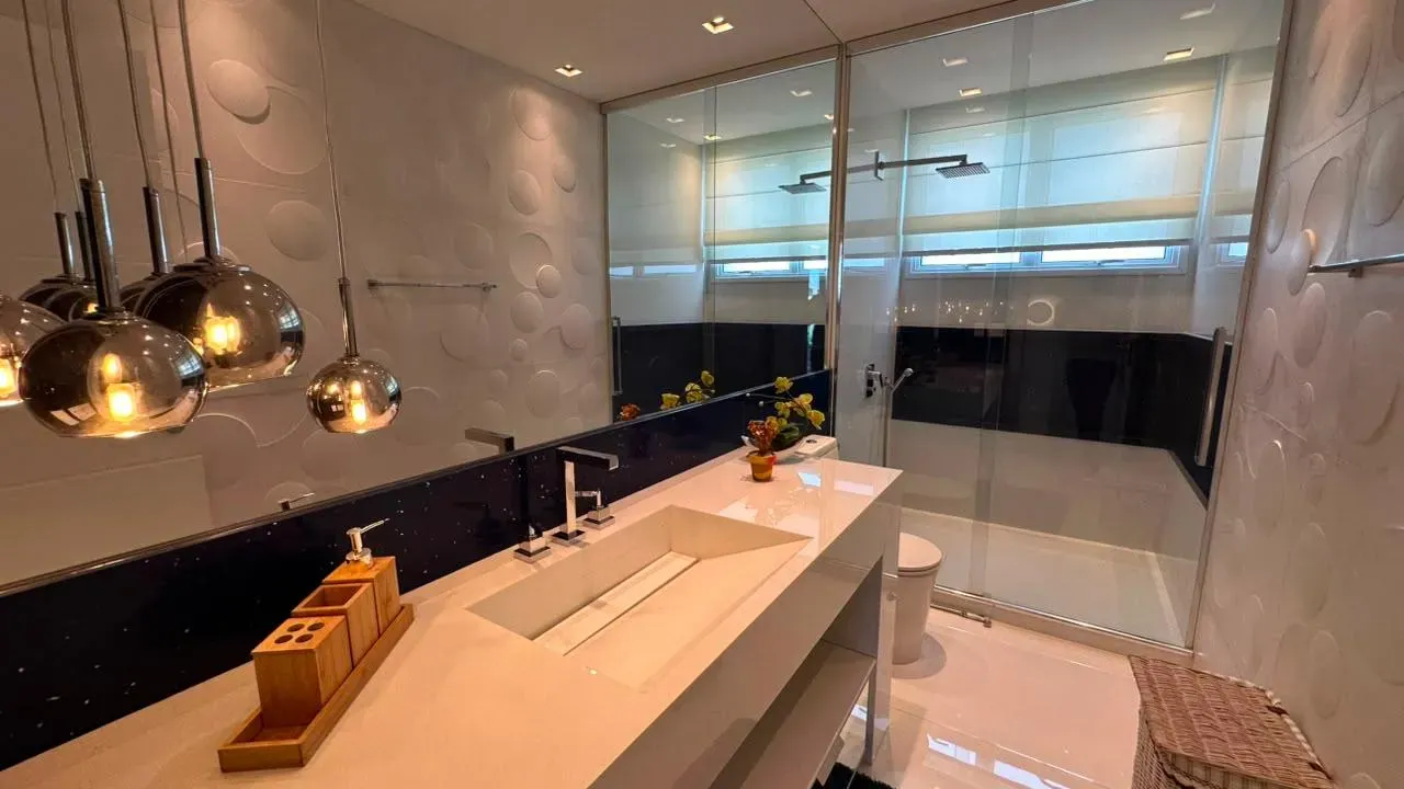 Casa com 5 quartos e 5 banheiros, com cozinha integrada — photo 23
