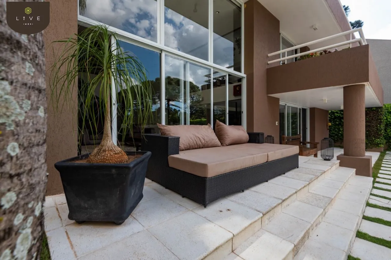 House with 4 bedrooms and mountain view — photo 2