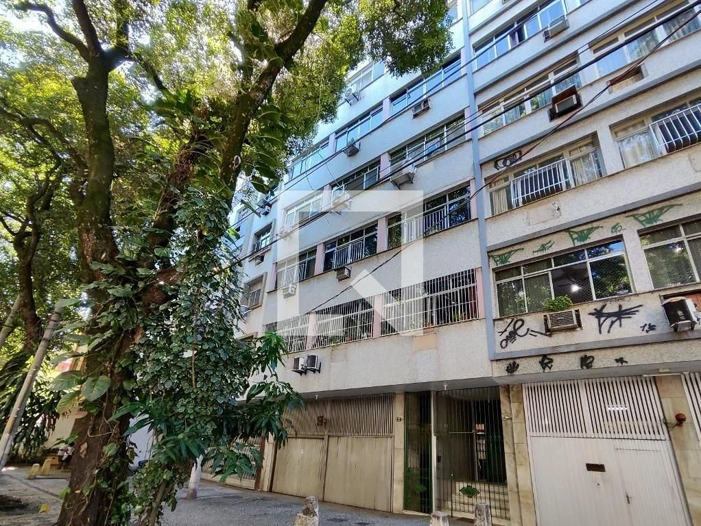 3-bedroom apartment with a park view — photo 45