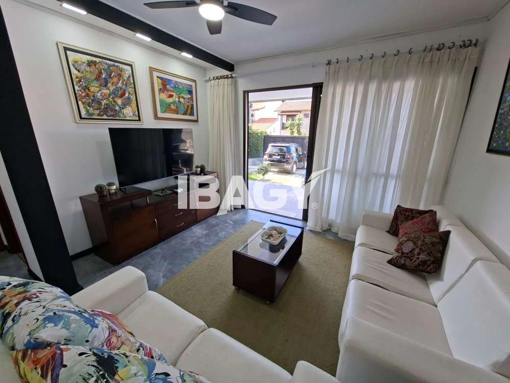 Furnished 3-bedroom house with private BBQ area — photo 4