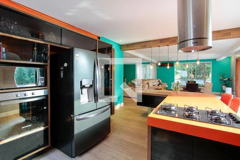 Furnished house with 4 bedrooms and an open-plan kitchen — photo 29