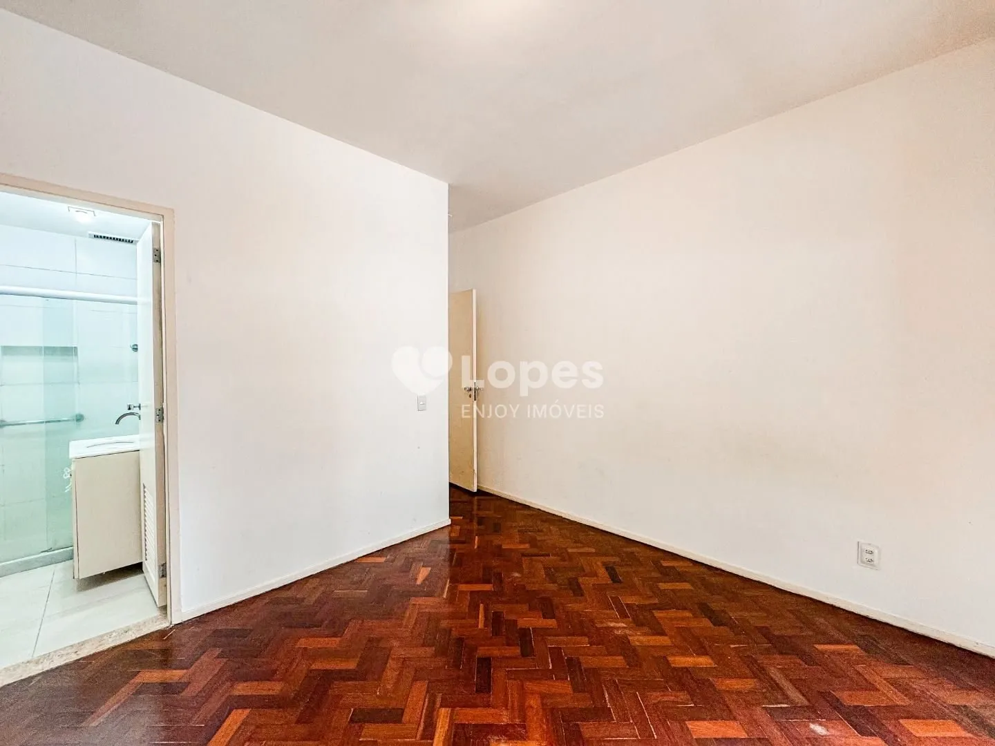 3-bedroom apartment with a home office — photo 36