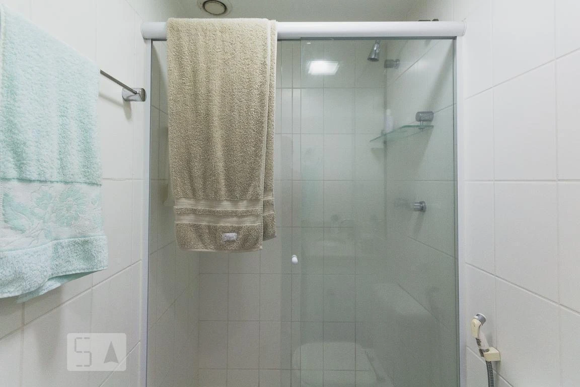 Rental apartment with 2 bedrooms and a glass balcony — photo 31