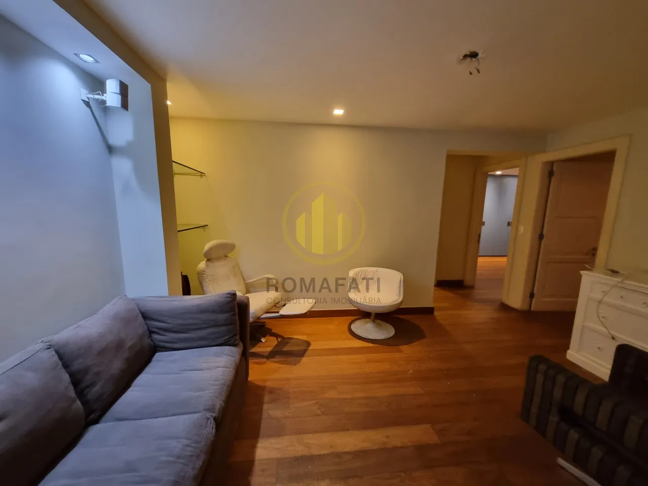 300 m² apartment with 3 bedrooms and an open-plan kitchen — photo 14