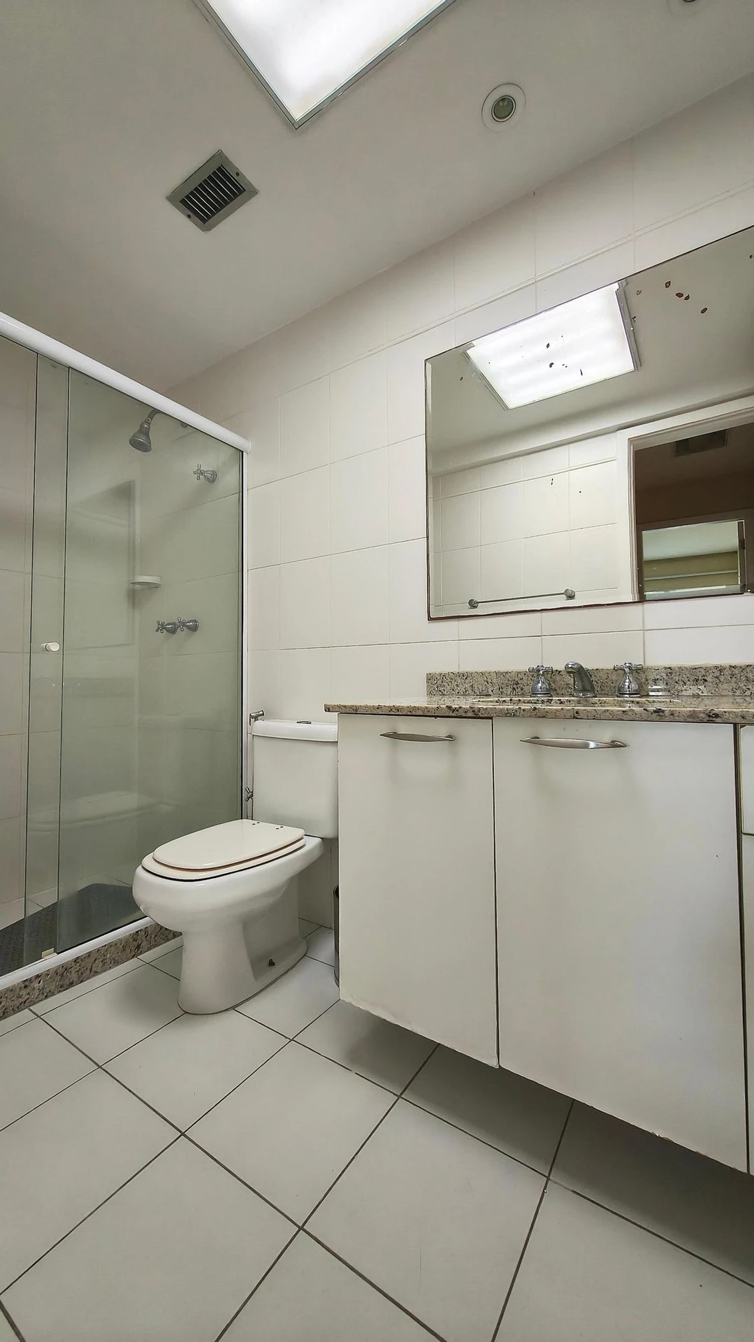 Rent-ready 2-bedroom apartment with balcony — photo 34