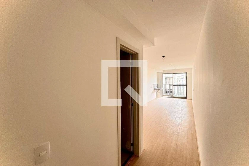 Balcony with a grill in a one-bedroom apartment, 33 m² — photo 16