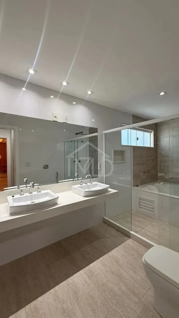 Furnished house with 5 bedrooms and 5 baths, 385 m² — photo 19