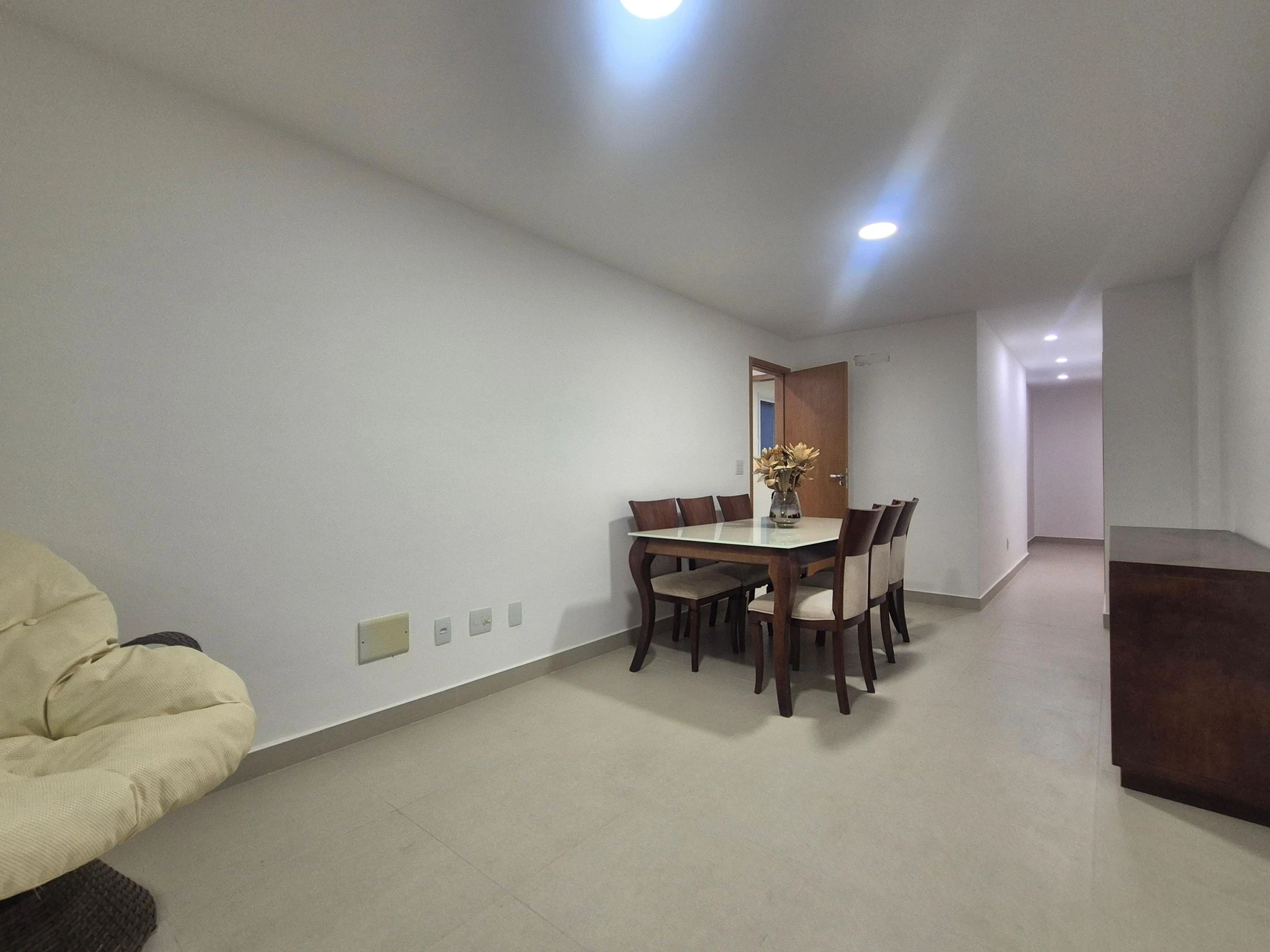 3-bedroom apartment with a grill on the balcony — photo 17