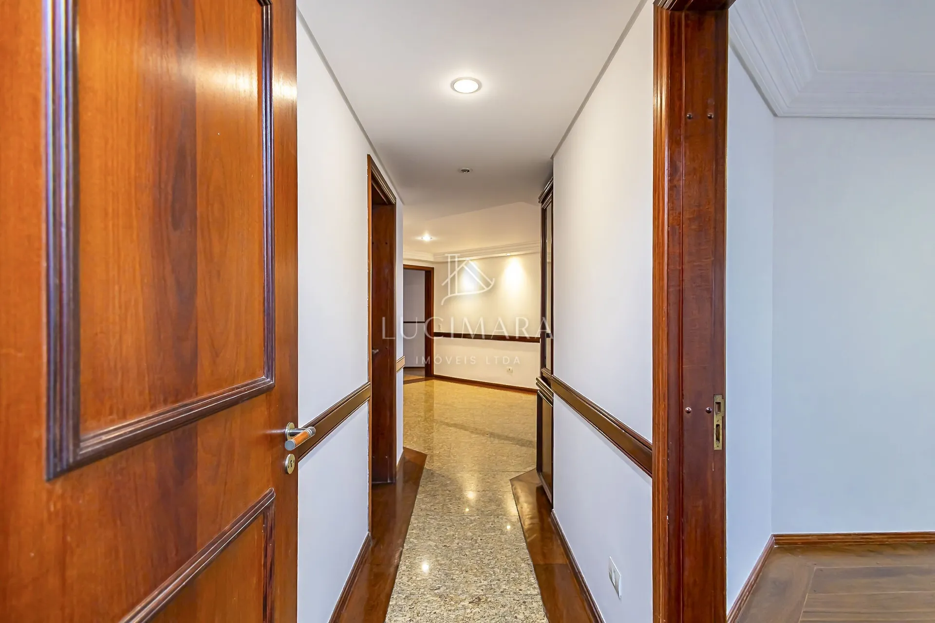Незамеблированная квартира с 4 спальнями 427 м² — photo 27