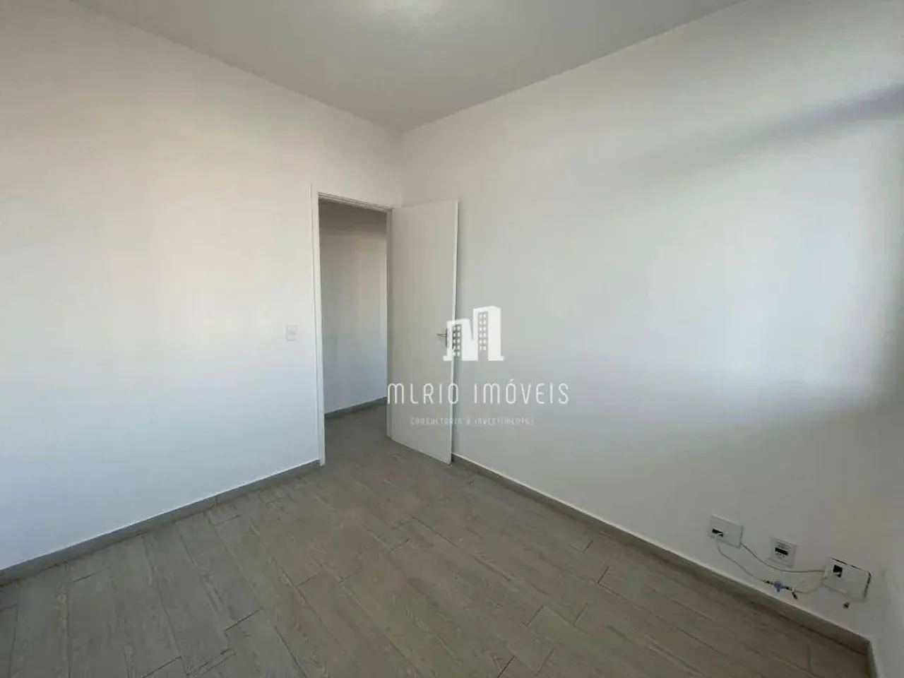 3-bedroom apartment with tile floors and balcony — photo 12