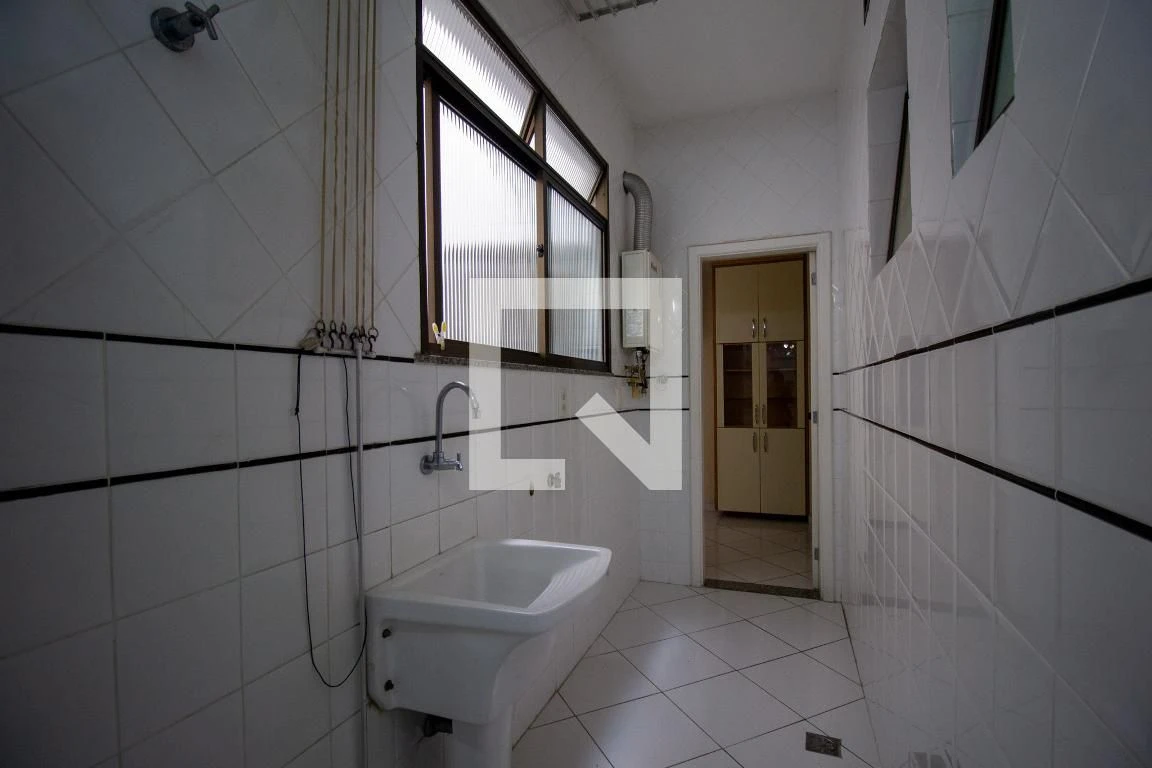 3-bedroom apartment with enclosed kitchen and private garden — photo 36