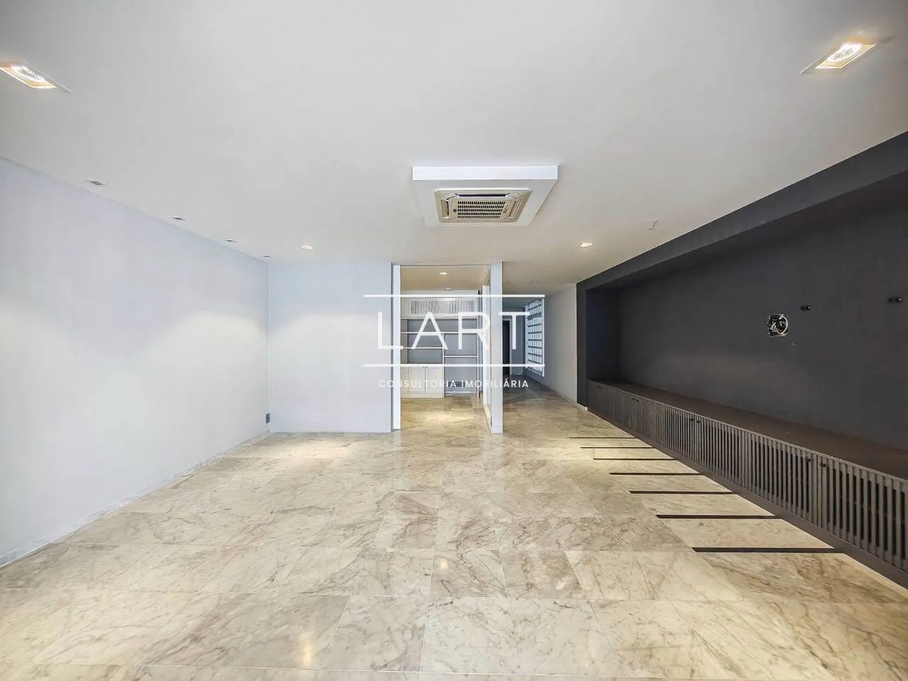 Furnished apartment, 465 m², with a water view — photo 20