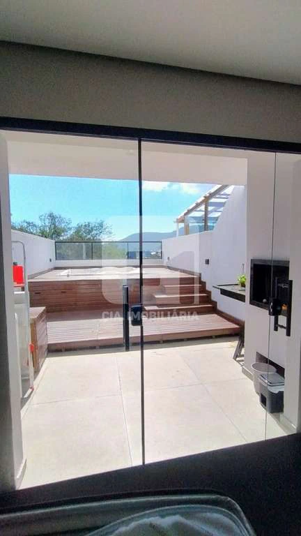 3-bedroom house with 2 suites and 250 m² — photo 4