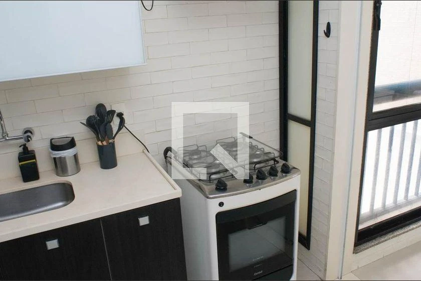 Furnished apartment, 105 m², with floor-to-ceiling windows — photo 31