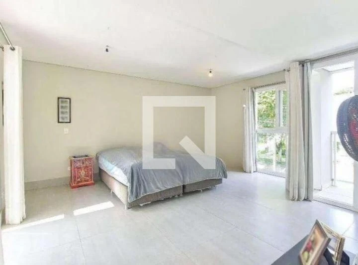 Casa para alugar com 3 suítes e 389 m², 4 vagas — photo 6