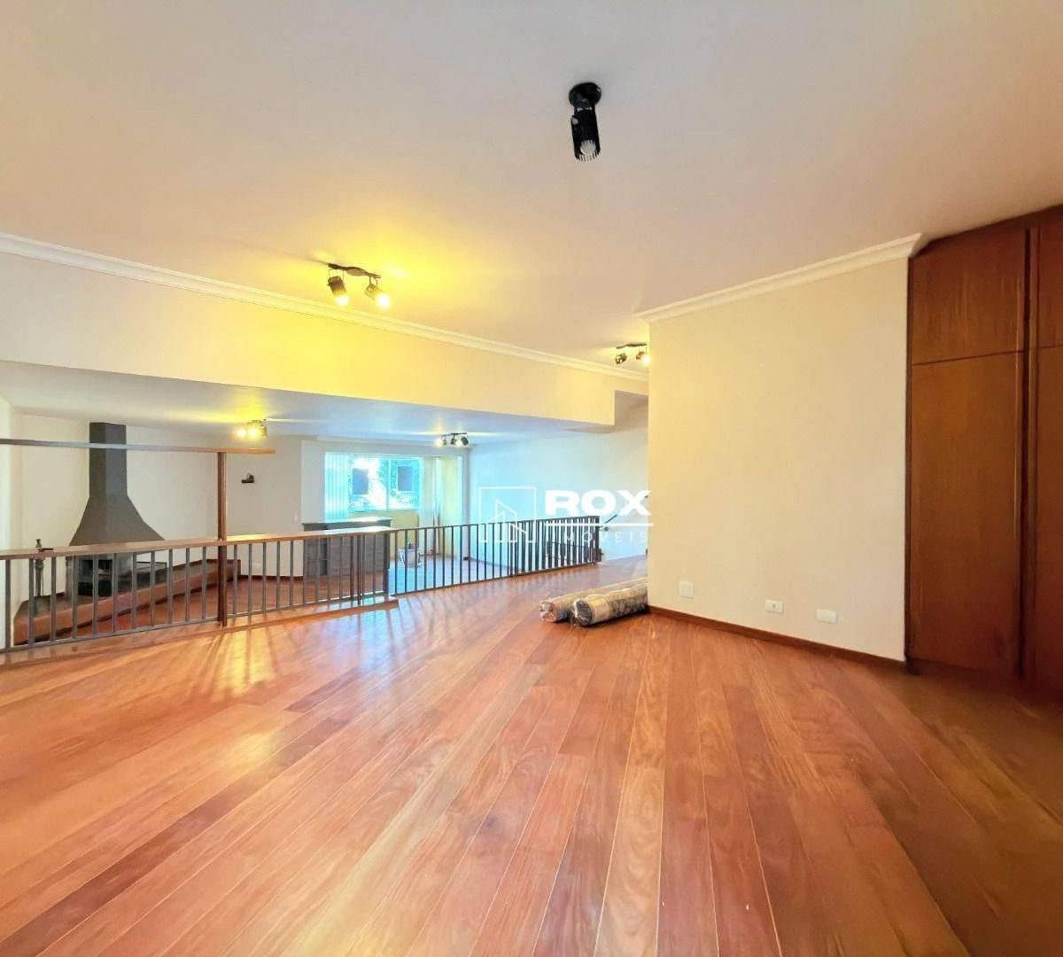 Furnished apartment, 170 m², with a glass-enclosed balcony — photo 5