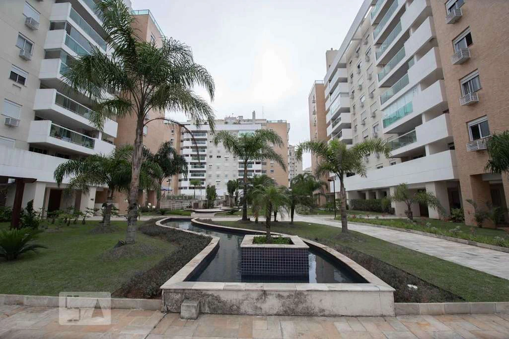 164 m² apartment with 3 bedrooms and a balcony — photo 29