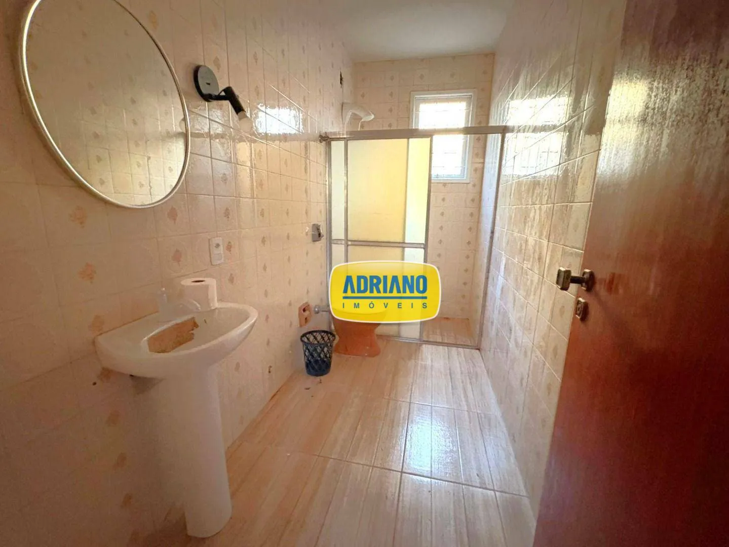 House with 5 bedrooms and 4 parking spaces, 400 m² — photo 33