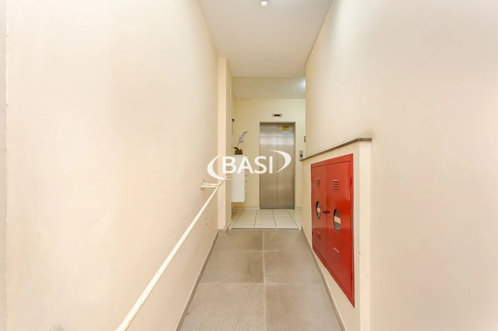 1-bedroom apartment with an American-style kitchen and 57 m² — photo 30