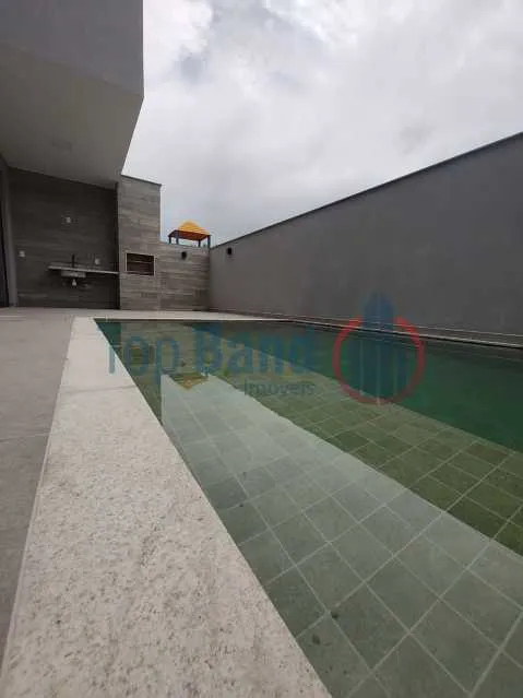 Unfurnished house with 4 bedrooms and 1 bathroom — photo 24