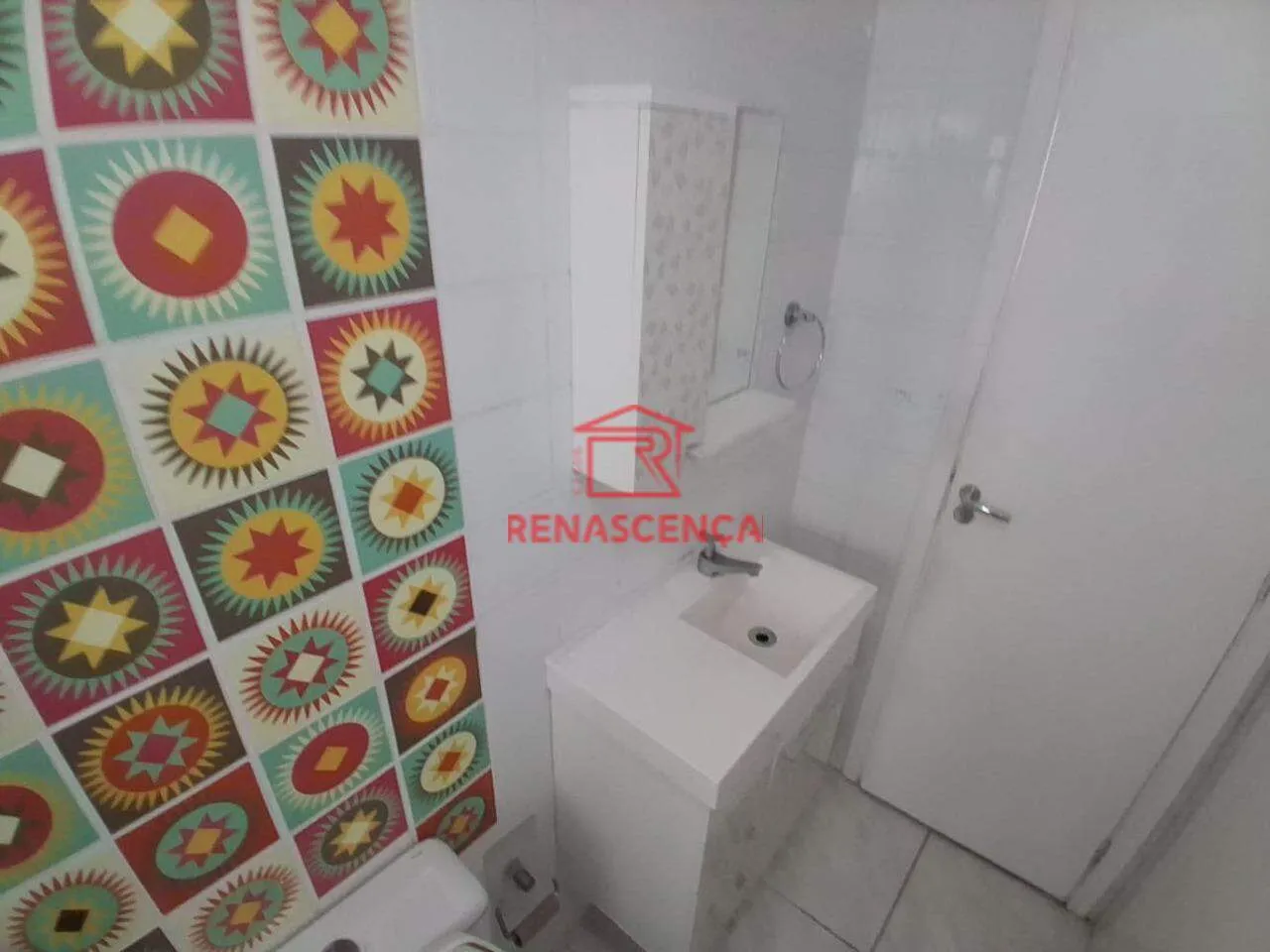 2-bedroom apartment in a building with a gym — photo 15