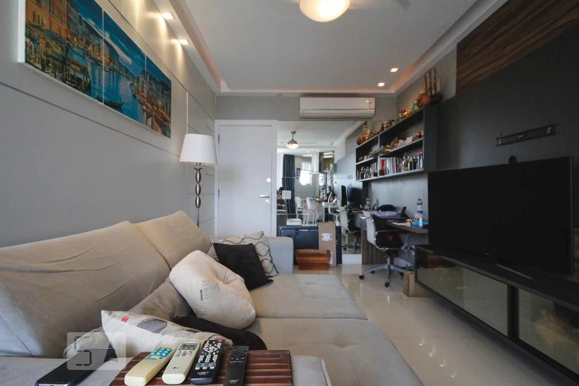 Furnished 1-bedroom apartment with open-plan kitchen — photo 22