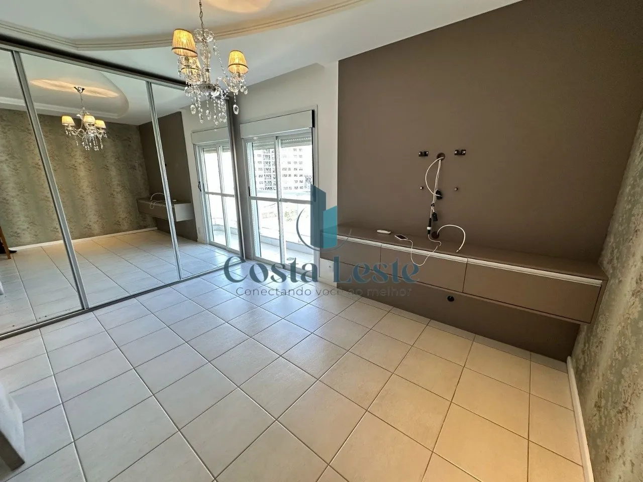 Apartment, 130 m², with a glass-enclosed balcony — photo 5
