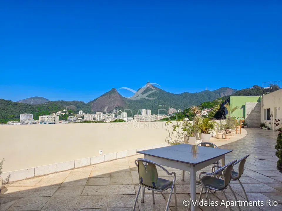 Furnished 715 m² apartment with 4 en-suite bedrooms — photo 63