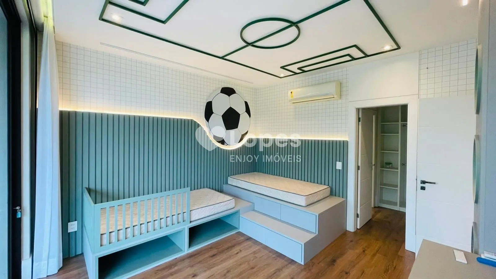 Furnished house with 5 en-suite bedrooms 600 m² — photo 23