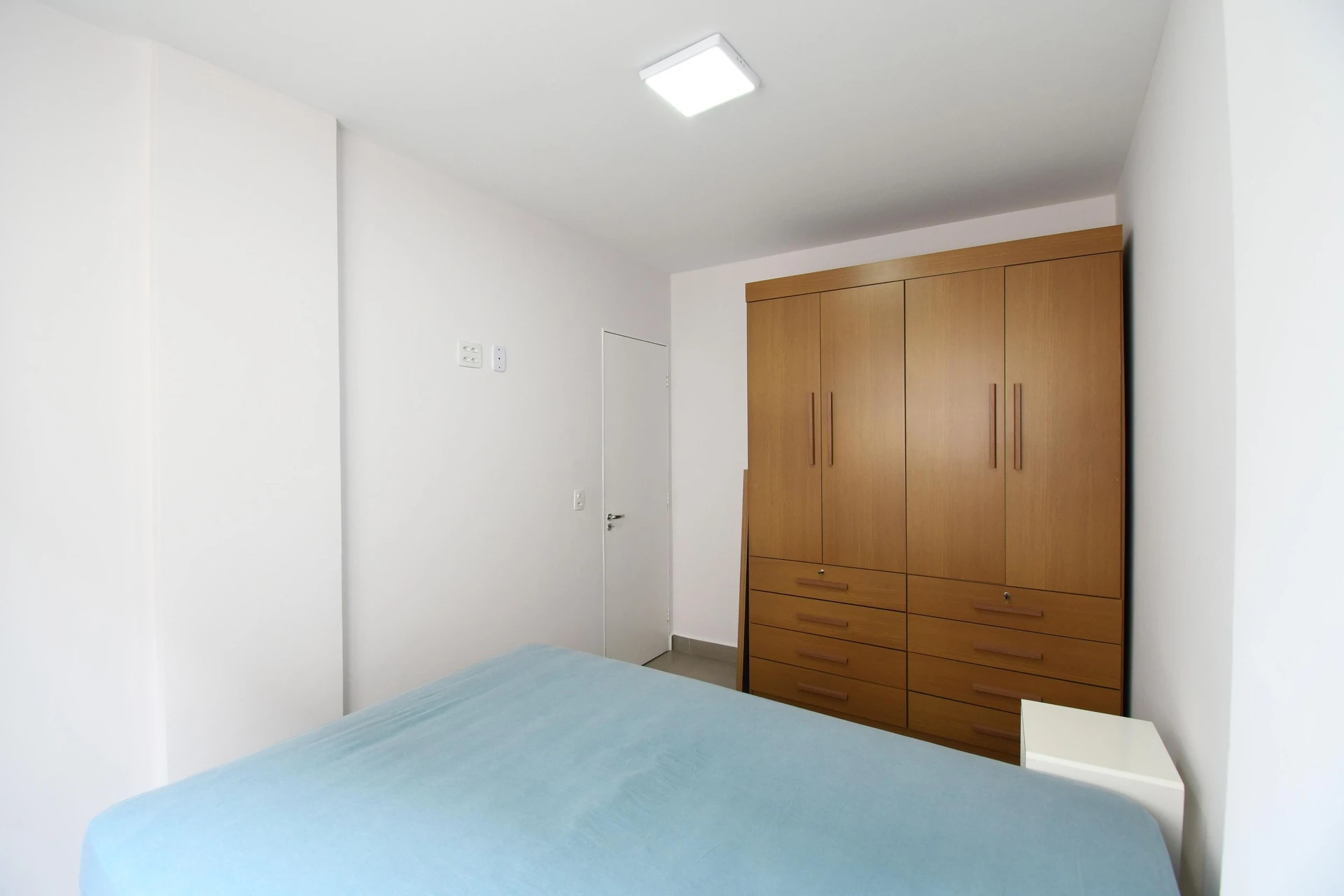 Furnished apartment, 76 m², with a walk-in closet — photo 22
