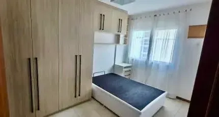 2-bedroom apartment with an en-suite and separate kitchen