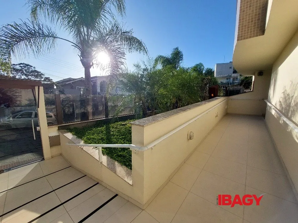 Unfurnished 1-bedroom apartment with 54 m² — photo 10