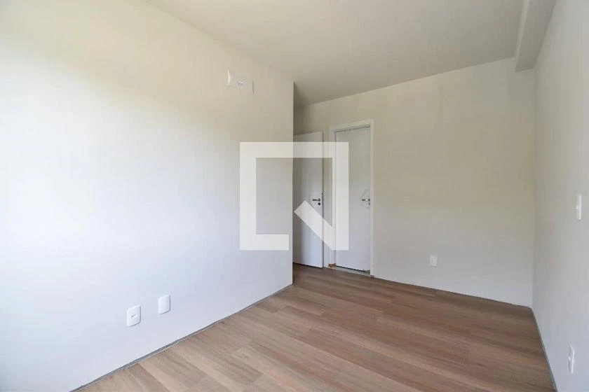 Balcony with a grill in a 2-bedroom apartment, 53 m² — photo 22