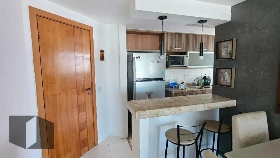 Furnished 3-bedroom apartment with glassed balcony — photo 4