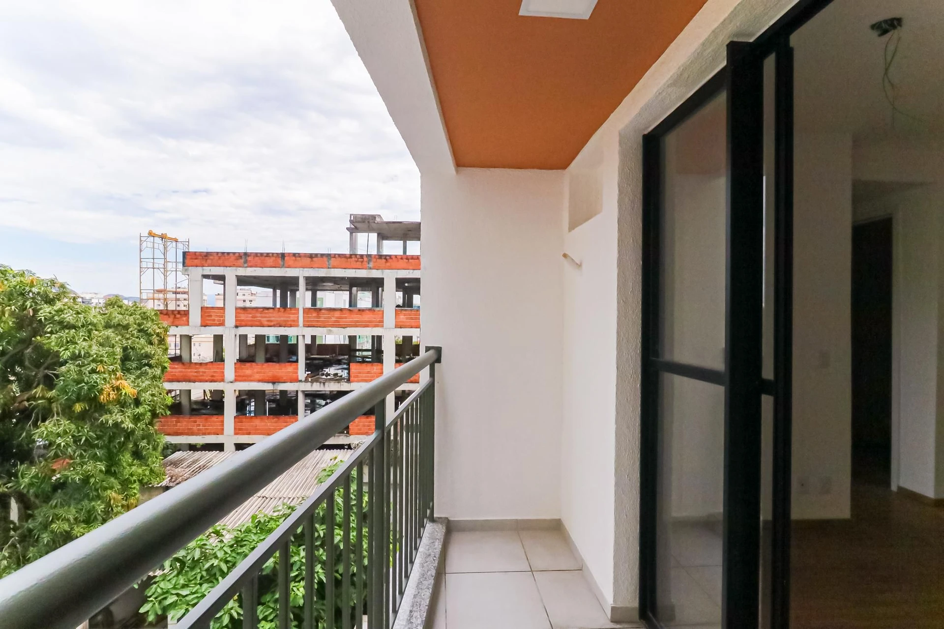 Apartamento de 2 quartos em condomínio com piscina — photo 11